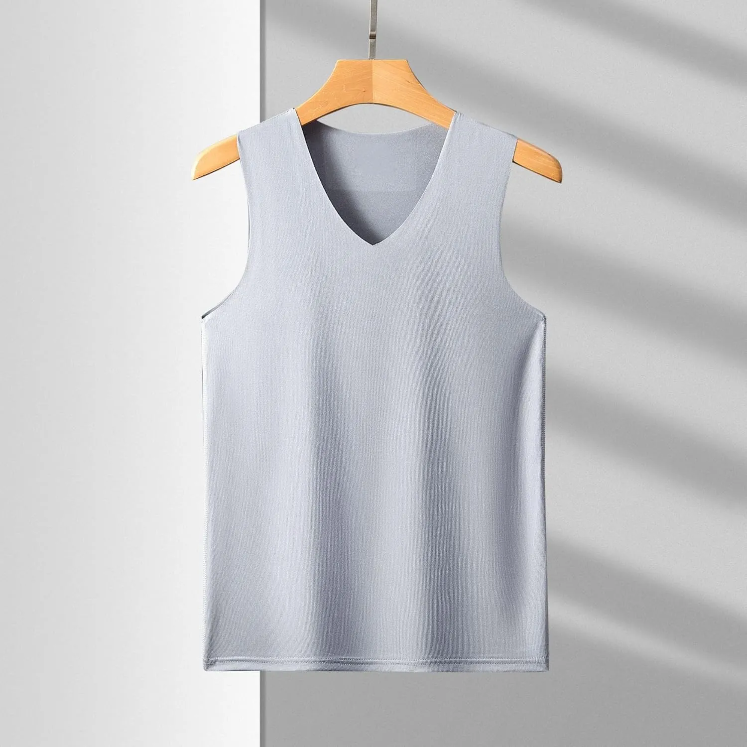 6 Pack Men's Workout Tank Tops V-Neck Sleeveless Athletic T-Shirts Lightweight Breathable Running Tops Undershirts