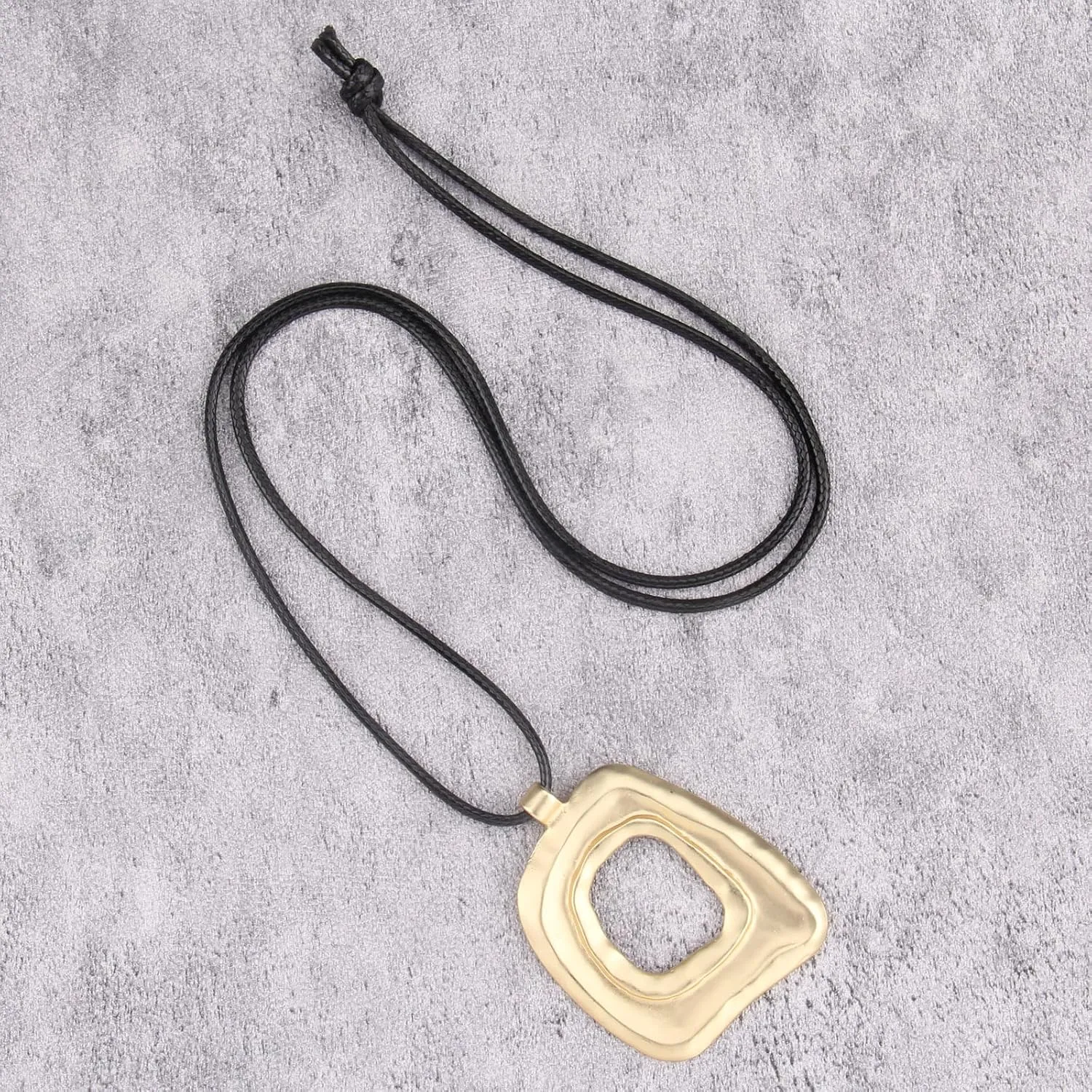 Boho Necklaces for Women Chunky Circle Necklace Layered Boho Circle Leather Choker Necklace Long Vintage Necklaces Bohemian Jewlery Gifts