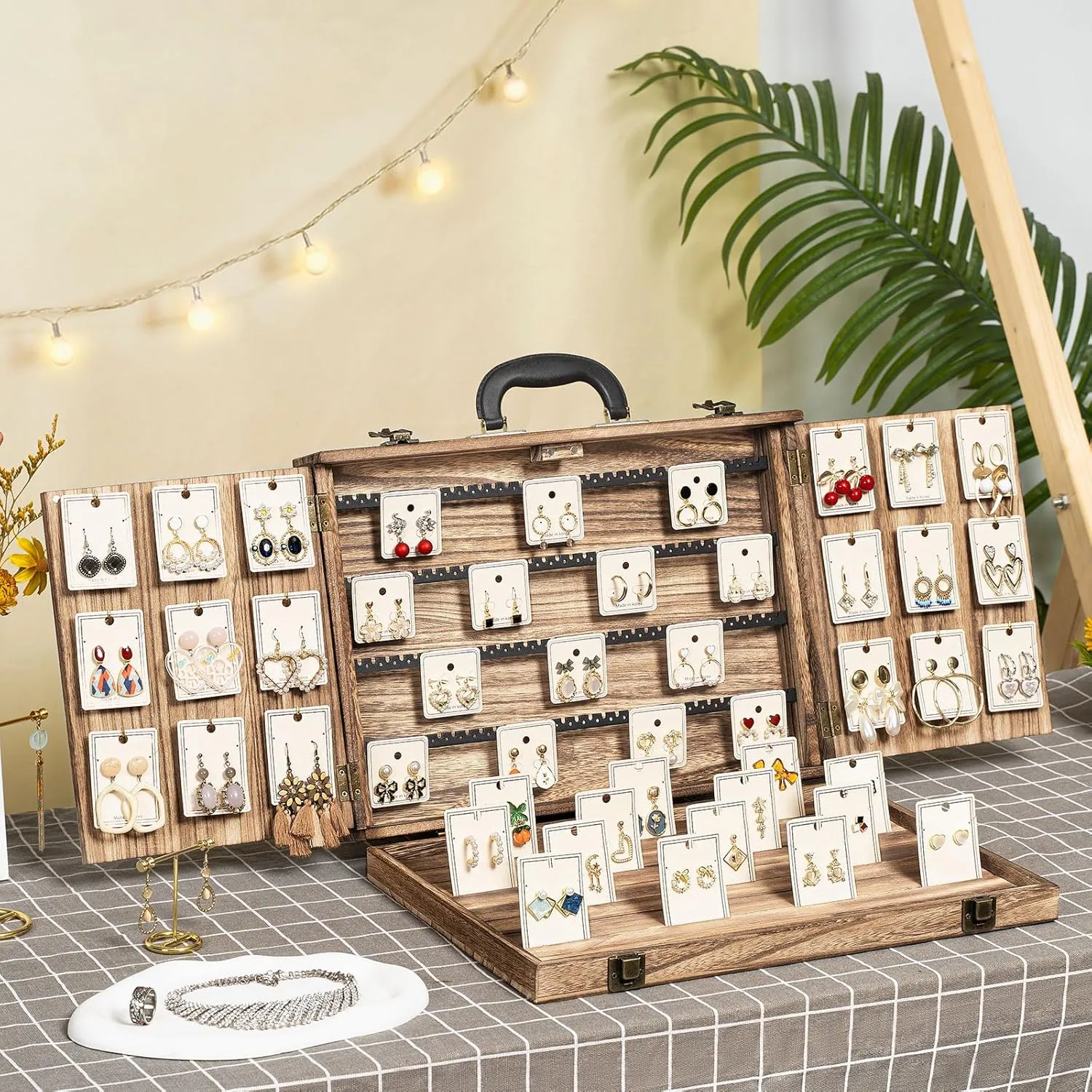 Earring Display for Selling, Portable Wood Jewelry Display Case, Large Capacity Jewelry Display for Selling, Earring Card Holder Organizer with Lock for Earrings, Bracelets, Necklaces