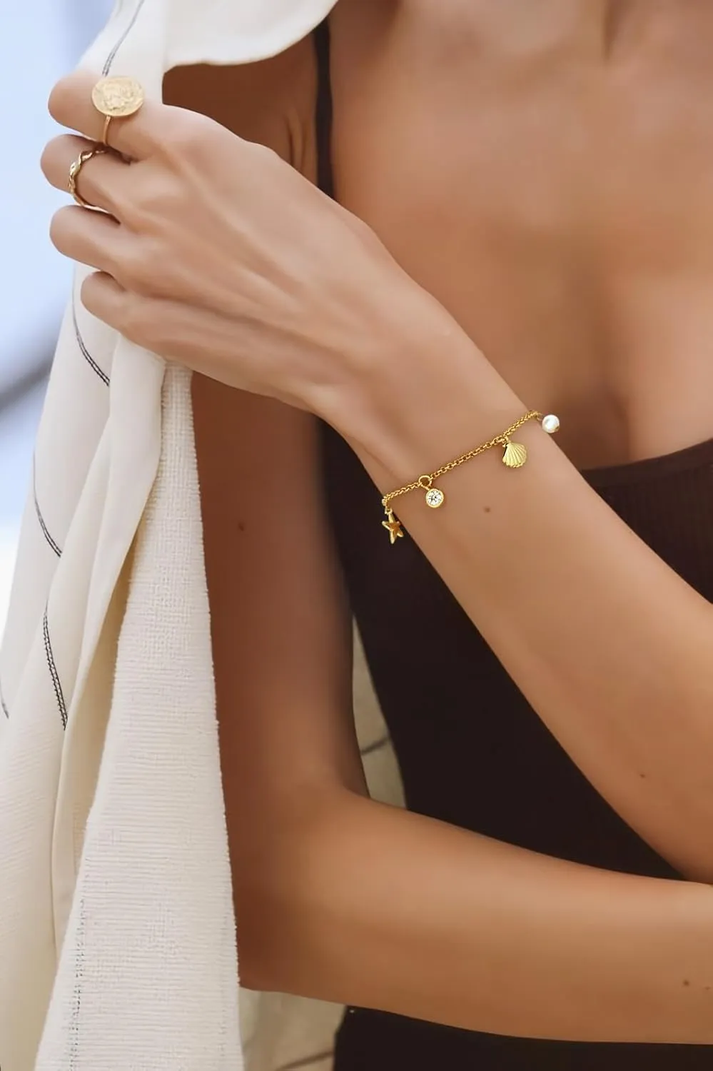 Gold Charm Bracelet for Women Boho Adjustable Shell Starfish Bracelet Summer Beach Ocean Statement Bracelets