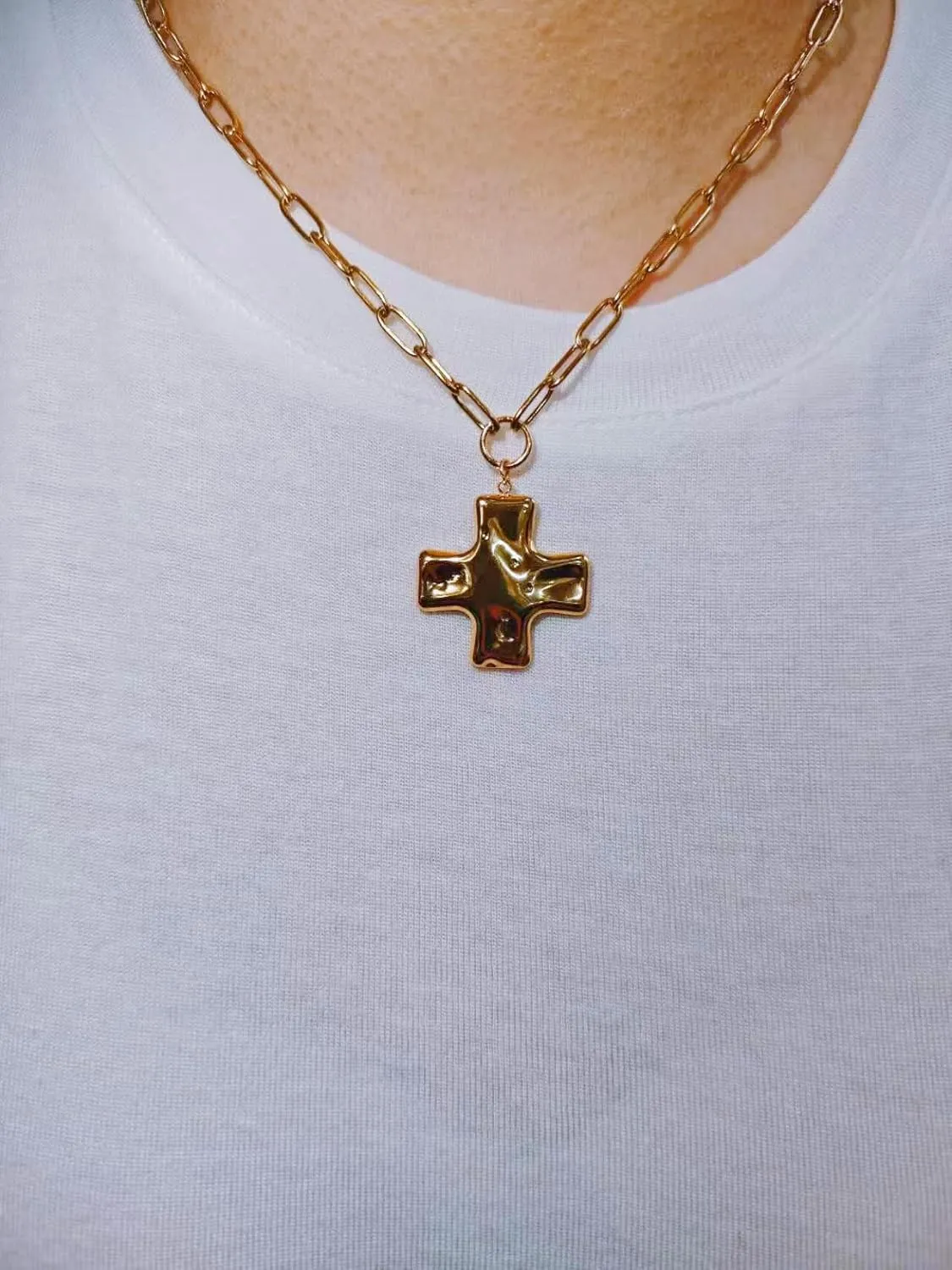 MQV Chunky Statement Gold Hammered Bold Cross Necklace Thick Chain Vintage Chain Pendant Jewelry